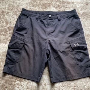 Men’s UA cargo shorts
